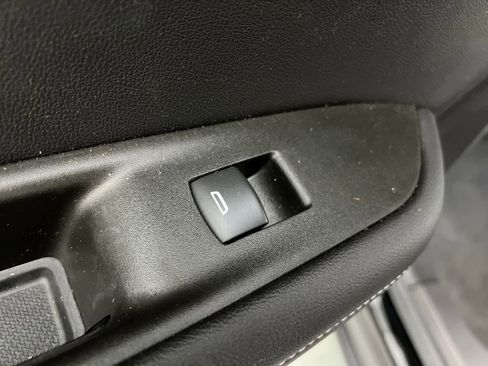 Used 2025 Chevrolet Blazer LT FWD image 16