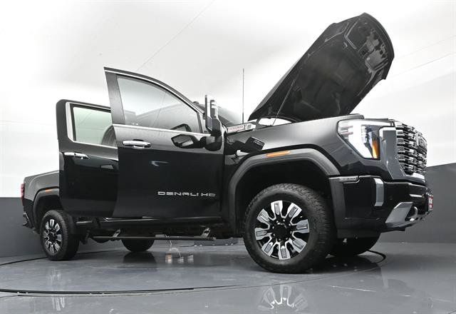 Used 2025 GMC Sierra 2500 Denali w/ Denali Reserve Package AWD/4WD image 43