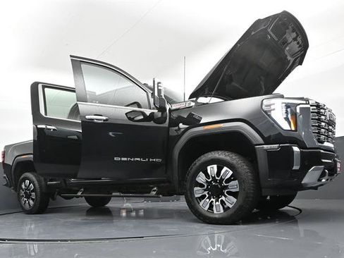Used 2025 GMC Sierra 2500 Denali w/ Denali Reserve Package AWD/4WD image 43