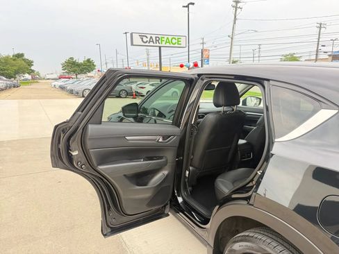 Used 2018 MAZDA CX-5 Touring w/ Preferred Equipment Package AWD/4WD image 17