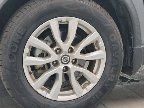 Used 2019 Nissan Rogue SV FWD image 31