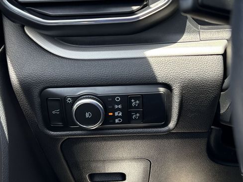 Used 2024 Ford Explorer XLT w/ Equipment Group 202A AWD/4WD image 19