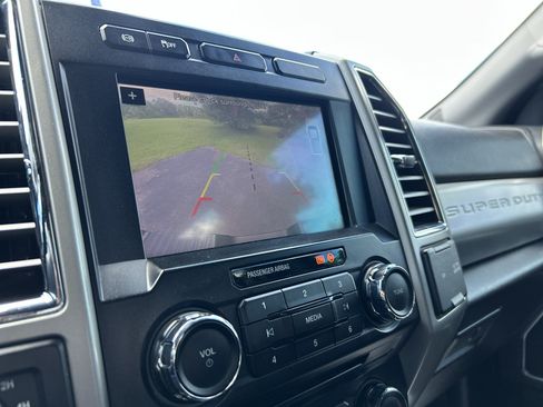 Used 2017 Ford F250 Lariat w/ Lariat Ultimate Package AWD/4WD image 24
