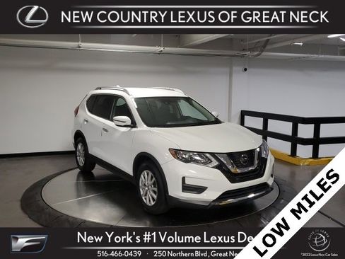 Used 2019 Nissan Rogue SV image 1