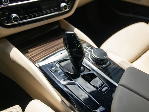 Used 2021 BMW 530i xDrive w/ Convenience Package AWD/4WD image 29