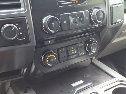 Used 2016 Ford F150 XLT AWD/4WD image 17