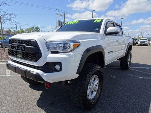 Used 2019 Toyota Tacoma TRD Off-Road AWD/4WD image 8