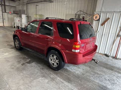 Used 2005 Ford Escape Limited AWD/4WD image 16