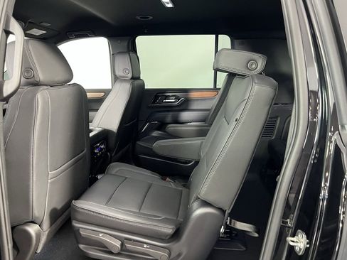 Used 2025 GMC Yukon XL Denali image 27