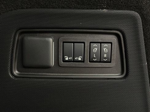 Used 2026 Cadillac Escalade Platinum Sport AWD/4WD image 18