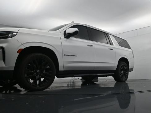 Used 2021 Chevrolet Suburban LT RWD image 20