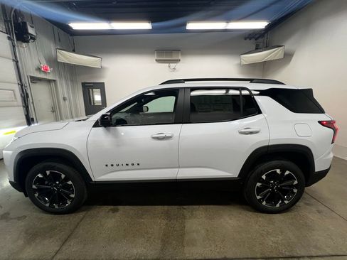 New 2026 Chevrolet Equinox RS w/ Convenience Package III AWD/4WD image 7