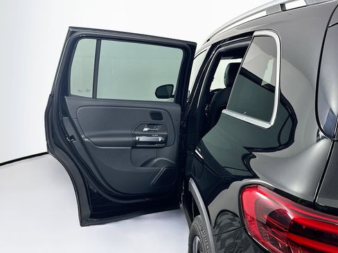 Used 2024 Mercedes-Benz EQB 250+ image 26