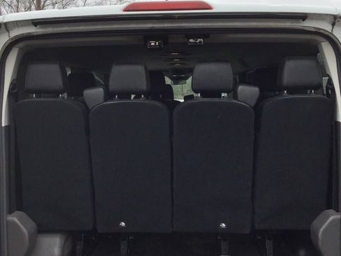 Used 2023 Ford Transit 350 XL image 5