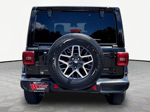 Used 2025 Jeep Wrangler Unlimited Sahara AWD/4WD image 5