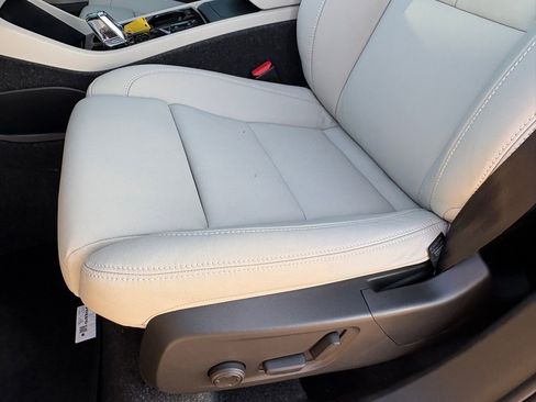 New 2026 Volvo XC40 B5 Plus w/ Protection Package Premier image 15