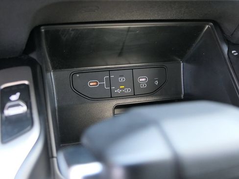 Used 2025 Kia Sorento S FWD image 20