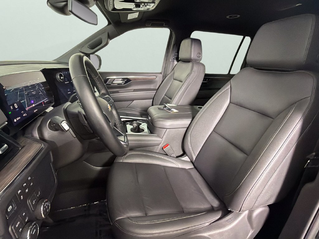 Certified 2026 Chevrolet Suburban LT w/ Comfort Package AWD/4WD image 18