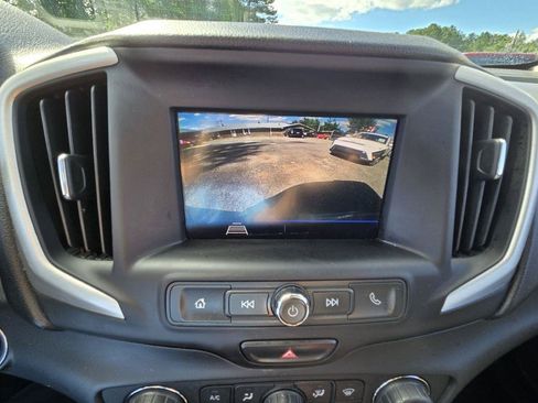 Used 2020 GMC Terrain SLE w/ Driver Convenience Package AWD/4WD image 18