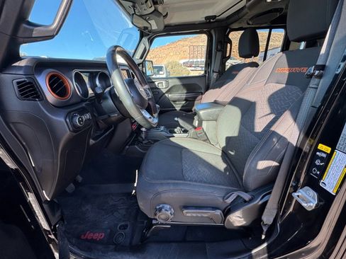 Used 2020 Jeep Gladiator Mojave w/ Cold Weather Group image 9