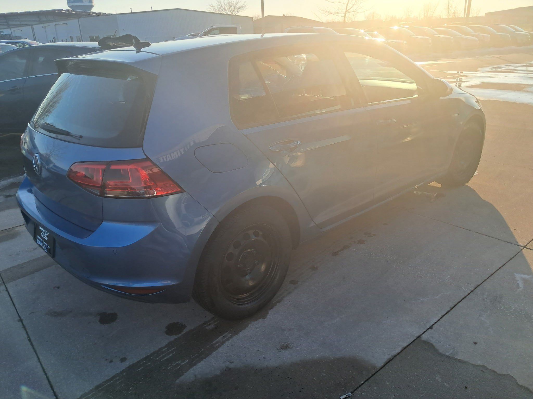 Used 2015 Volkswagen e-Golf Limited Edition FWD image 5