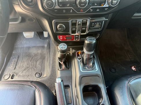 Used 2021 Jeep Wrangler Unlimited Rubicon AWD/4WD image 25