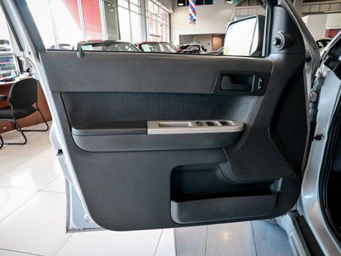 Used 2011 Ford Escape XLT w/ 203A Rapid Spec Order Code AWD/4WD image 15