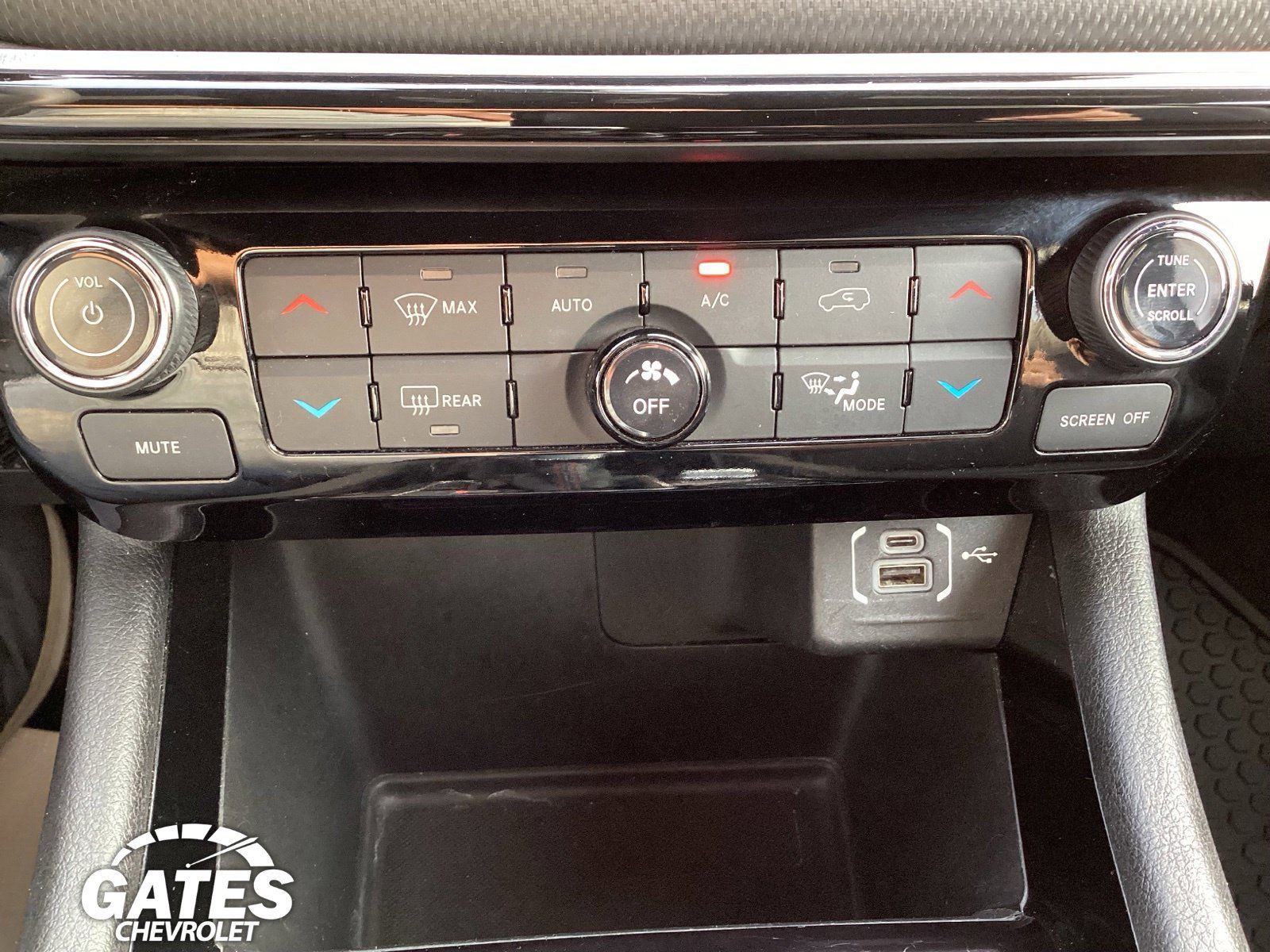 Used 2024 Jeep Compass Trailhawk AWD/4WD image 17