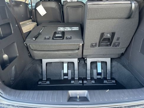 New 2026 Kia Carnival EX image 15