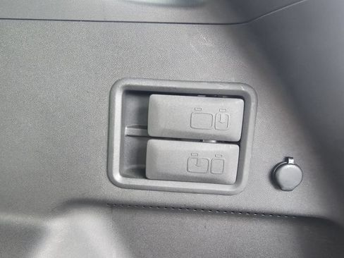 Used 2020 Chevrolet Equinox LT FWD image 11