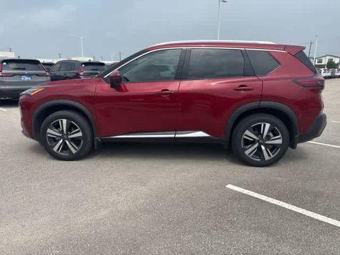 Used 2022 Nissan Rogue SL w/ SL Premium Package FWD image 2