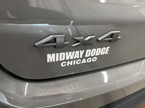 Used 2022 Jeep Compass Trailhawk w/ Trailhawk Convenience Group AWD/4WD image 23