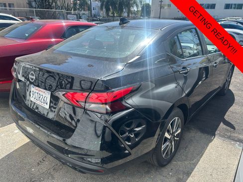 Used 2025 Nissan Versa SV FWD image 5