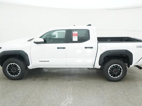 New 2025 Toyota Tacoma TRD Off-Road image 6