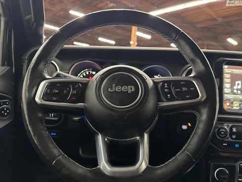 Used 2021 Jeep Wrangler Unlimited Sahara w/ Dual Top Group image 17