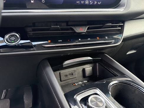 Used 2024 Buick Envision Preferred AWD/4WD image 11