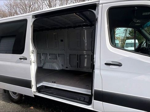 Used 2025 Mercedes-Benz Sprinter 2500 image 22