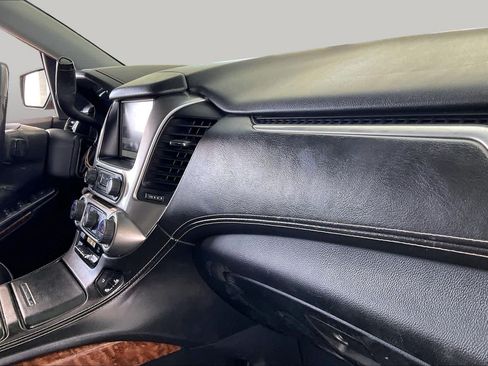 Used 2015 Chevrolet Suburban LTZ RWD image 18