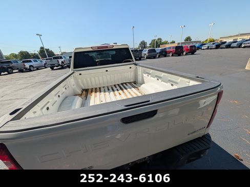 Used 2023 Chevrolet Silverado 2500 Custom w/ Custom Convenience Package AWD/4WD image 9
