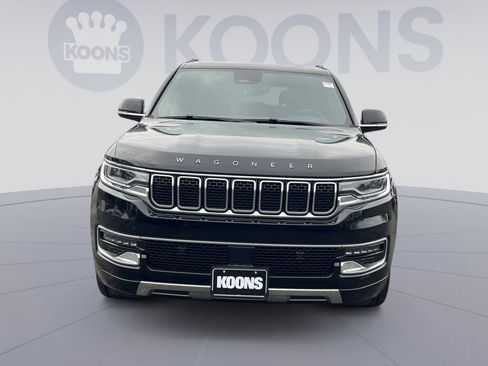Used 2024 Jeep Wagoneer Series III AWD/4WD image 4