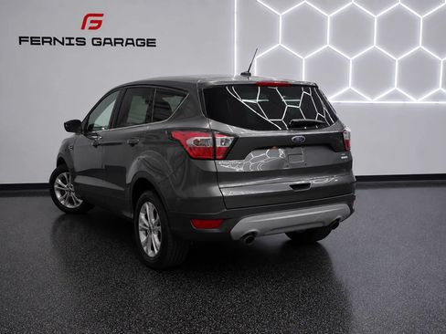 Used 2017 Ford Escape SE FWD image 16