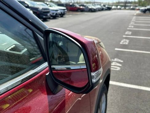 Used 2021 Toyota Highlander Platinum image 11