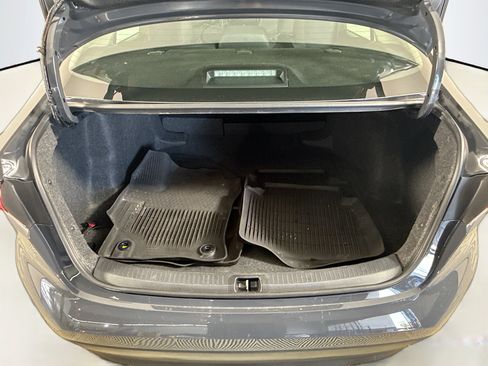 Used 2025 Toyota Corolla LE image 34