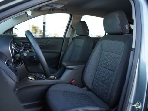 Used 2024 Chevrolet Equinox LT FWD image 25