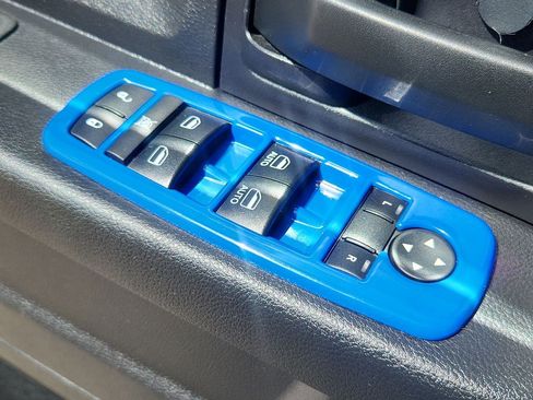 Used 2017 RAM 1500 Express image 19