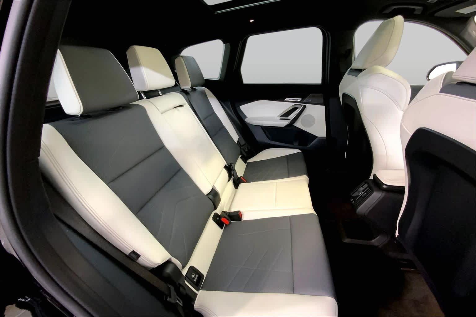Used 2026 BMW X1 M35i AWD/4WD image 19
