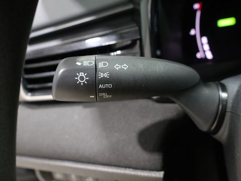 Used 2025 Toyota Camry LE image 35