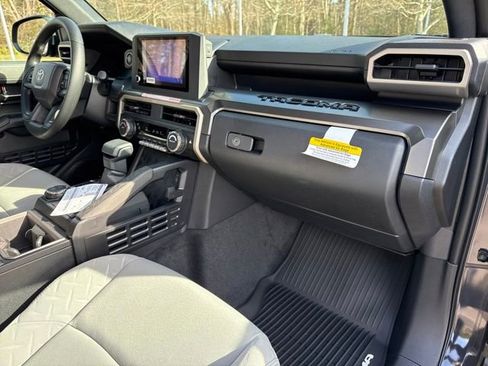 New 2026 Toyota Prius LE image 28