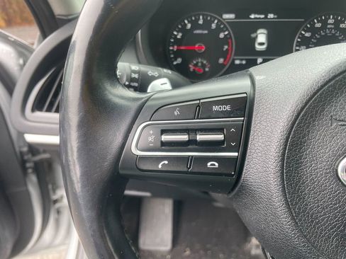 Used 2018 Kia Stinger Premium AWD/4WD image 16