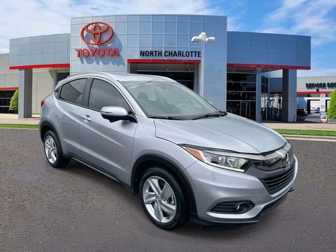 Used 2019 Honda HR-V EX image 2